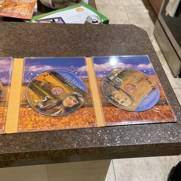 Little House on the Prairie: Season 1 DVD Collectors Set - Picture 5 of 13